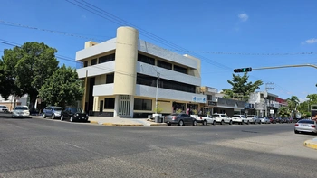 9_2608 | EDIFICIO DE LOCALES Y OFICINAS EN VENTA en esquina zona Centro de Los Mochis | Realhaus