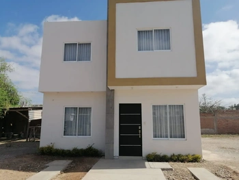 10_2266 | CASA NUEVA TRES RECAMARAS EQUIPADA | Realhaus