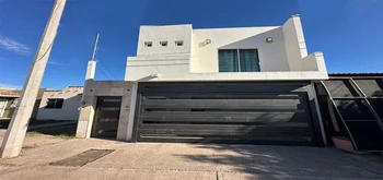 13_3061 | En Venta bonita y Amplia Casa, Fraccionamiento Nuevo Horizonte | Realhaus