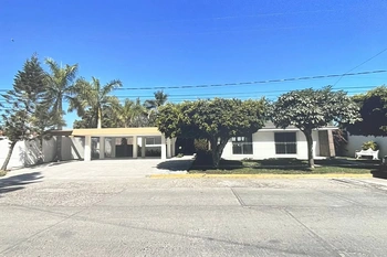 5_2504 | RESIDENCIA EN VENTA FRACC JORDAN MADERO | Realhaus