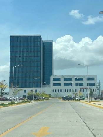 5_2201 | CONSULTORIO EN RENTA HOSPITAL MAC | Realhaus