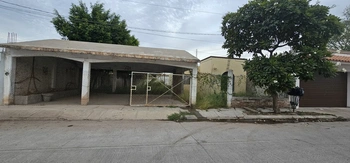 15_3024 | CASA EN VENTA CON TERRENO RESIDENCIAL PASEO ALAMEDA | Realhaus