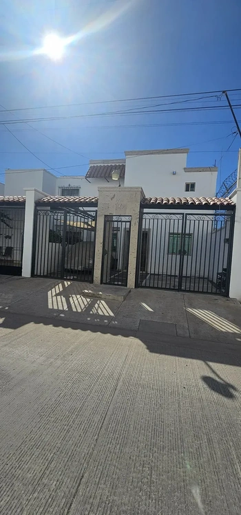 15_3042 | CASA EN RENTA AMUEBLADA COLONIA CENTRO | Realhaus