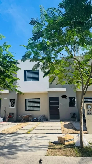 15_3071 | CASA EN RENTA NUEVA FRACC. QUINTA DE CORTEZ | Realhaus